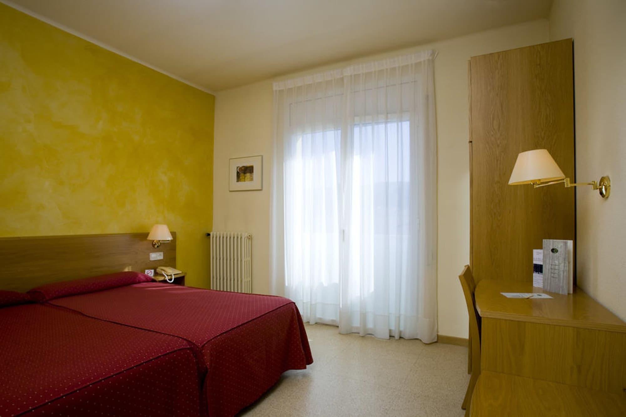 Hotel La Perla D'Olot Exteriör bild