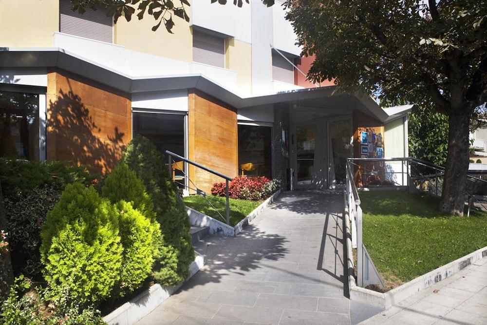 Hotel La Perla D'Olot Exteriör bild
