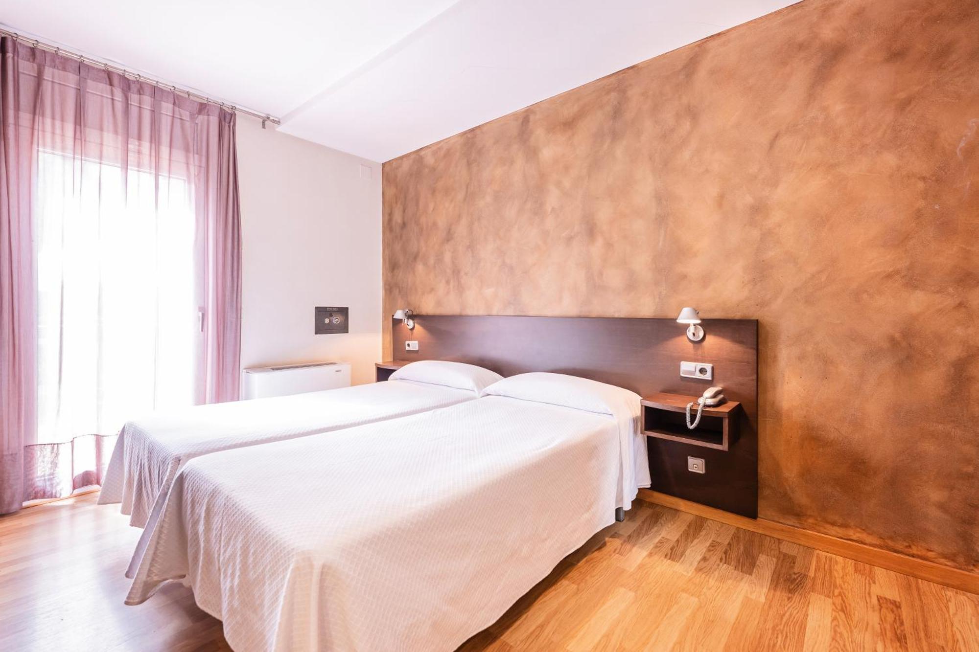 Hotel La Perla D'Olot Exteriör bild
