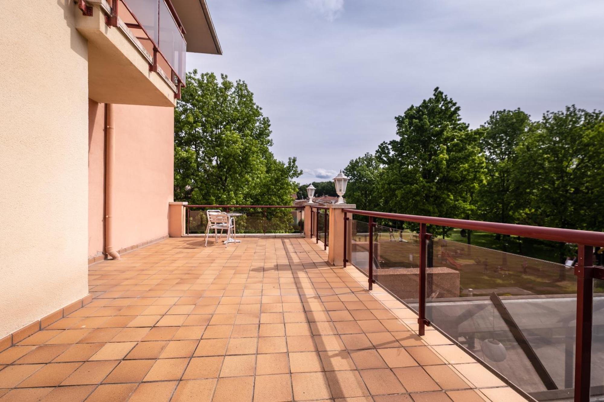Hotel La Perla D'Olot Exteriör bild